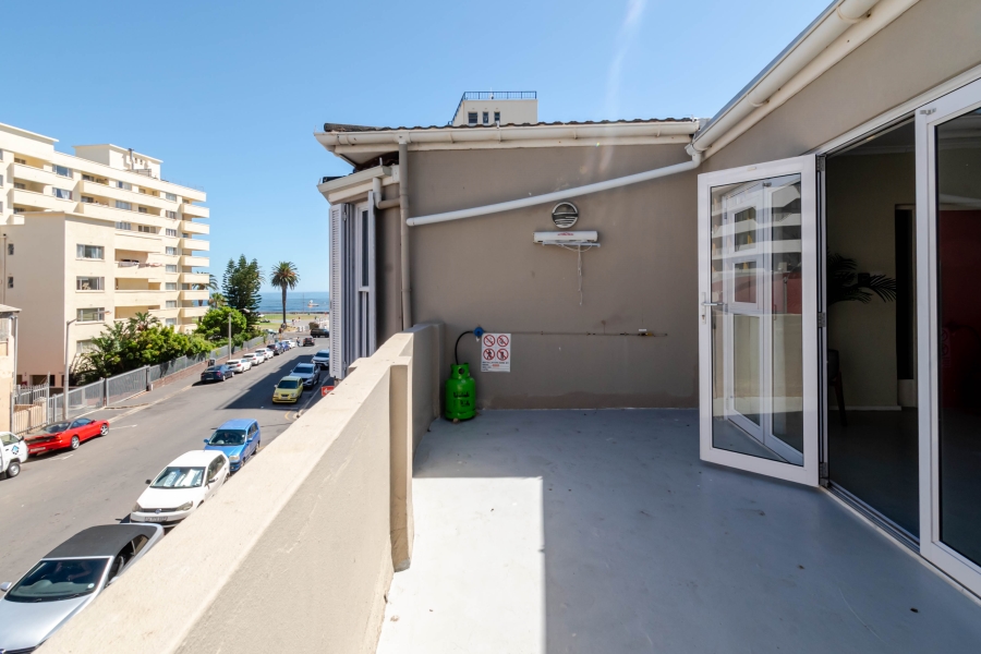 3 Bedroom Property for Sale in Sea Point Western Cape